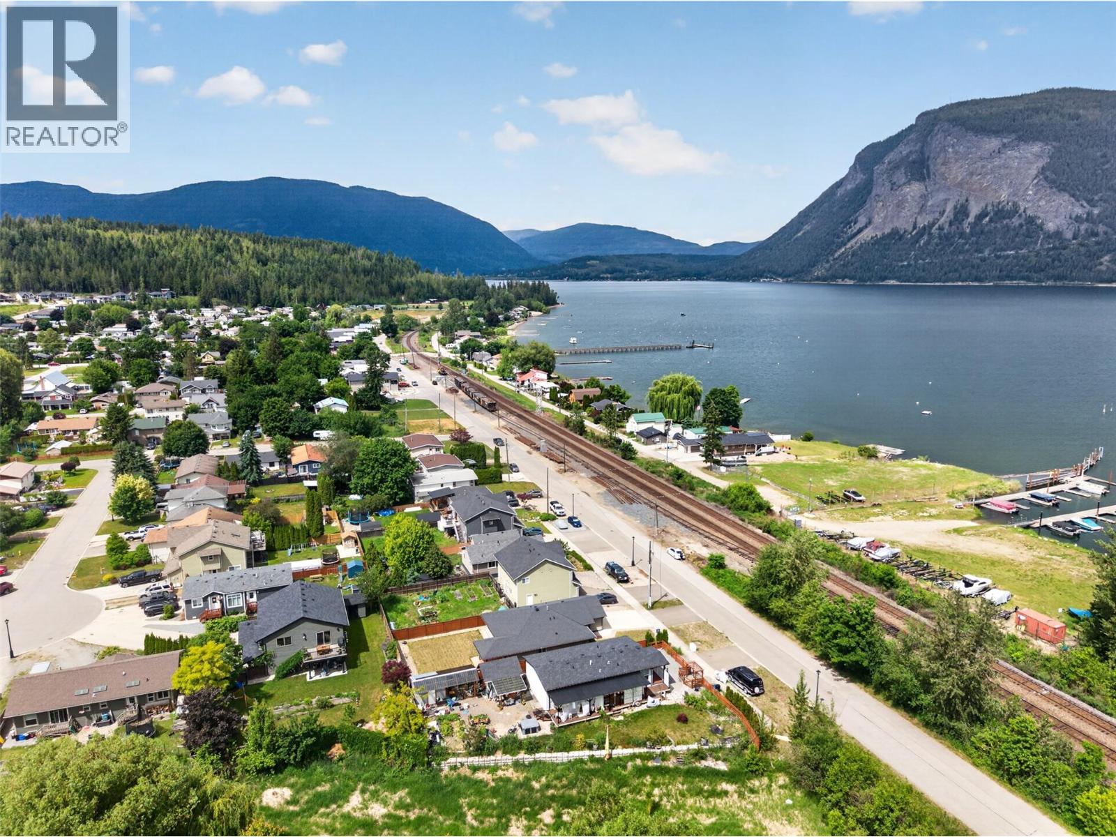 5480 Canoe Beach Drive Ne, Salmon Arm, British Columbia  V1E 2M5 - Photo 50 - 10389582