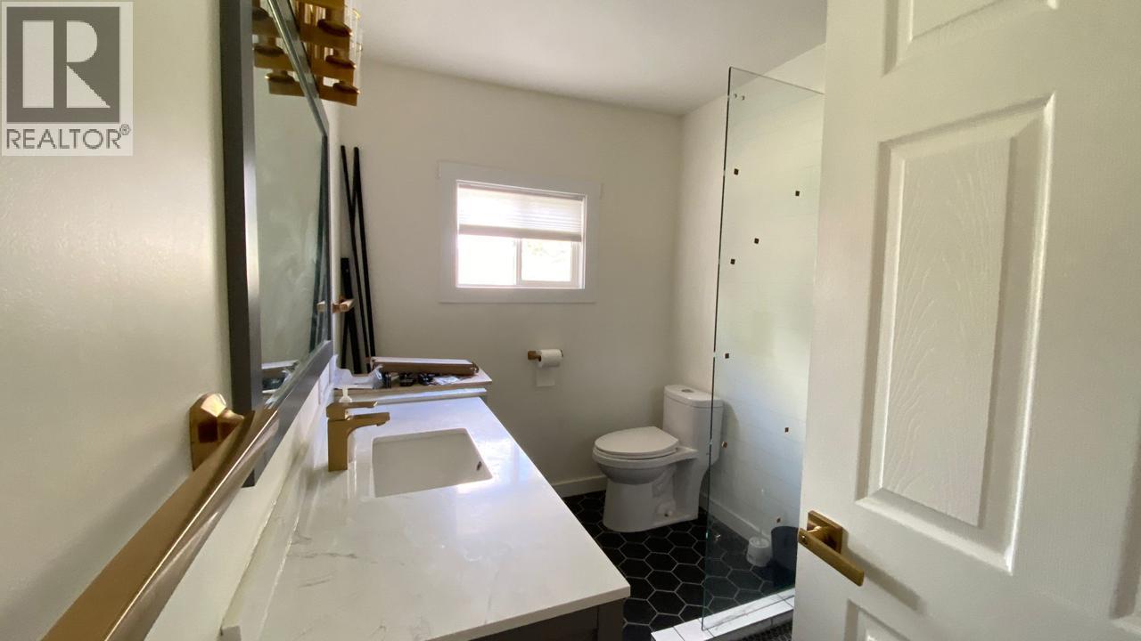 9275 Pighin Road, Cranbrook, British Columbia  V1C 7C9 - Photo 7 - 10389927