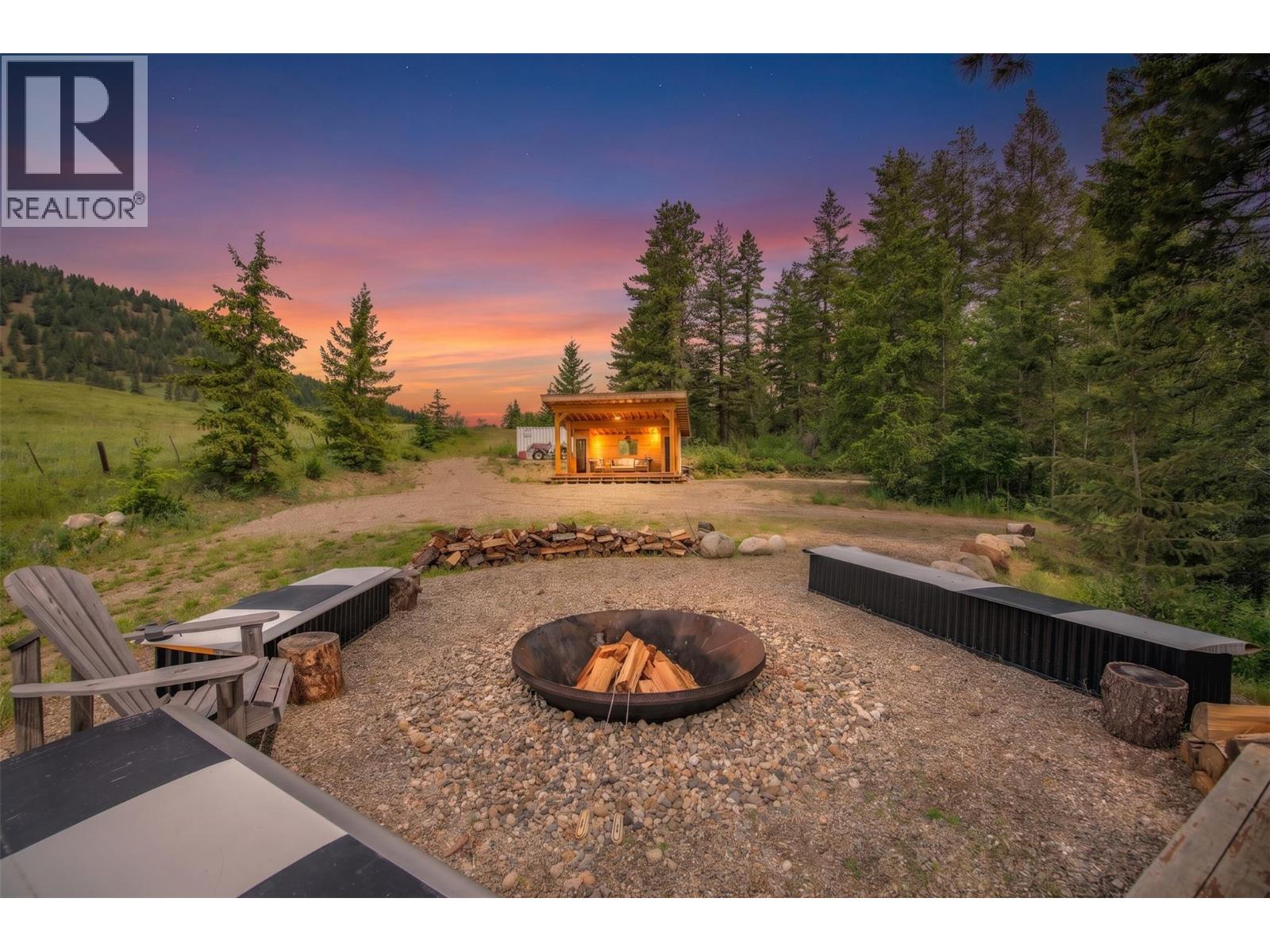 189 Rylin Road, Lumby, British Columbia  V0E 2G1 - Photo 3 - 10389839