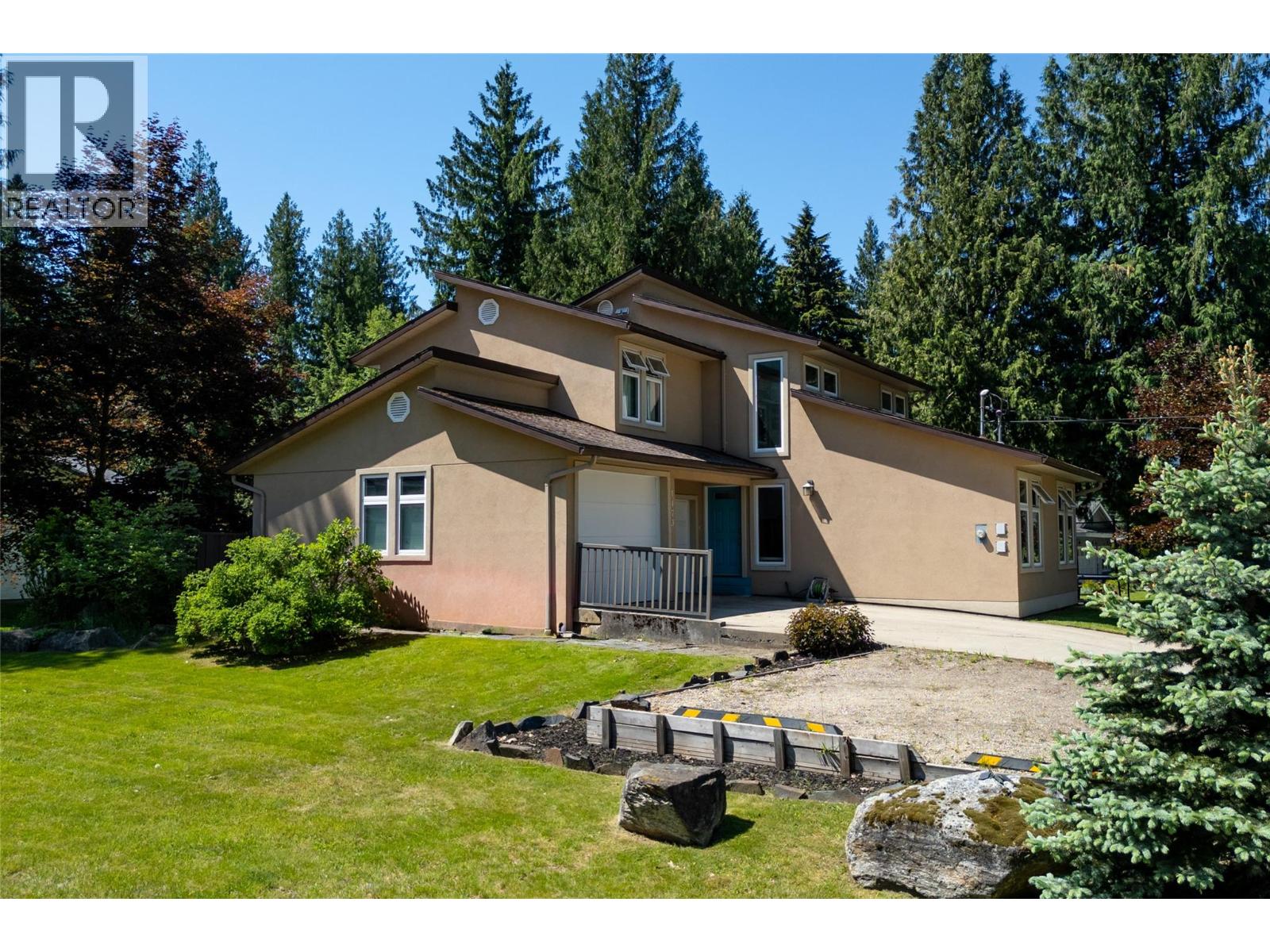 1473 Arrow Drive, Revelstoke, British Columbia  V0E 2S1 - Photo 1 - 10389821
