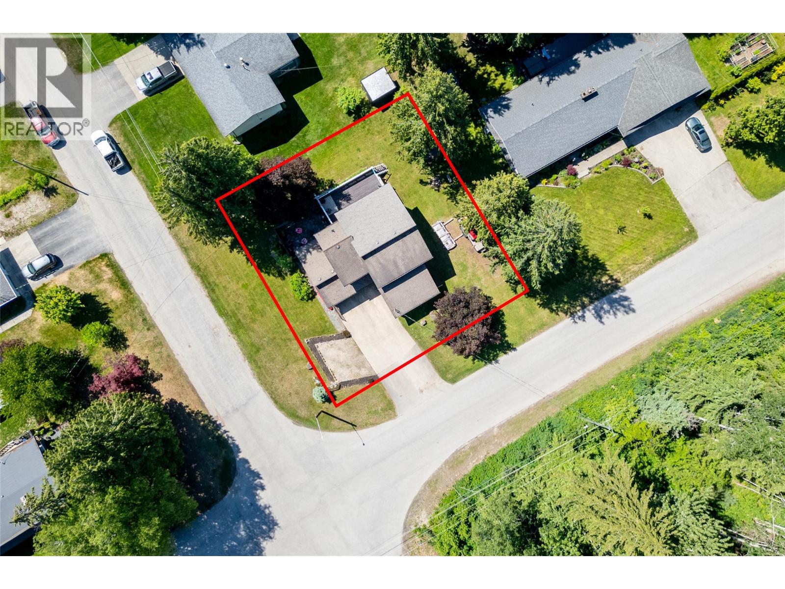 1473 Arrow Drive, Revelstoke, British Columbia  V0E 2S1 - Photo 4 - 10389821