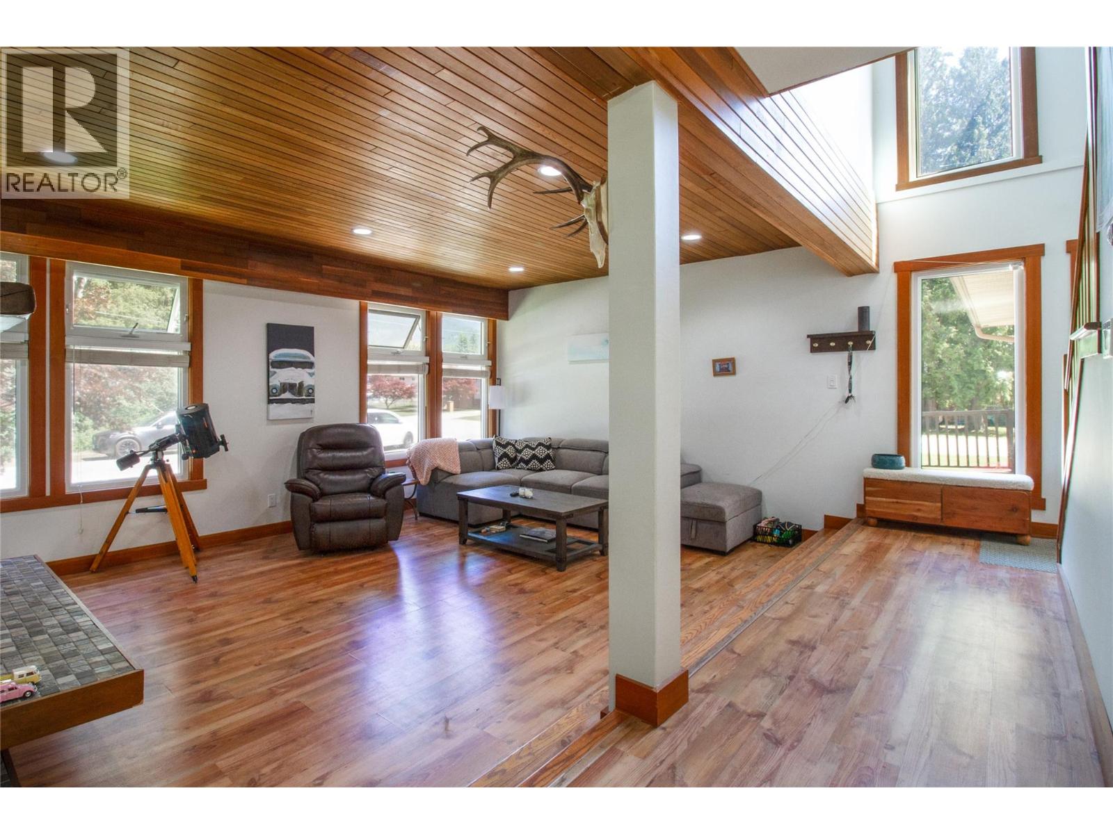 1473 Arrow Drive, Revelstoke, British Columbia  V0E 2S1 - Photo 7 - 10389821
