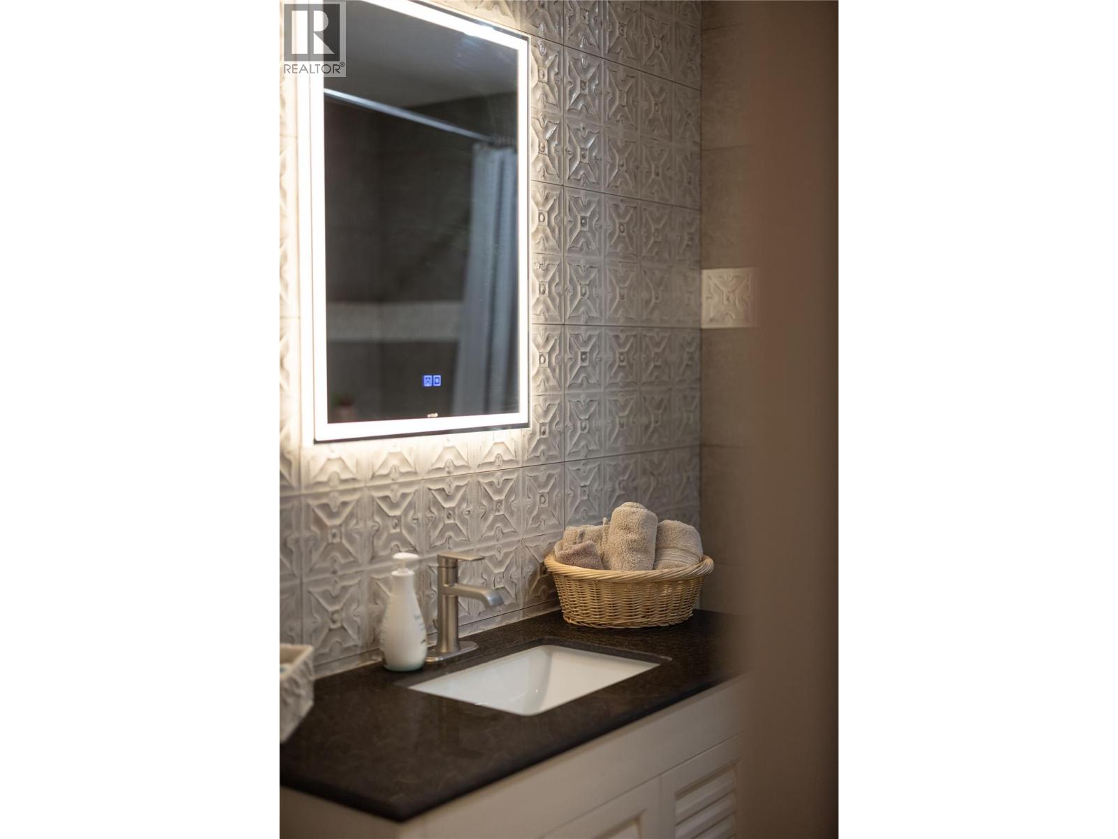 277 Clifton Road N, Kelowna, British Columbia  V1V 1N3 - Photo 47 - 10389802