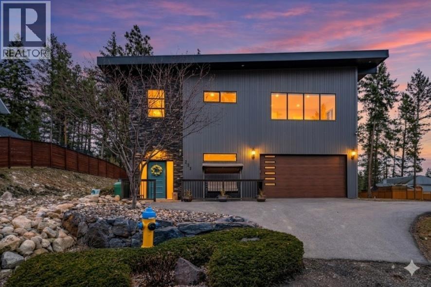 761 Fairbridge Road, Kelowna, British Columbia  V1Z 3W3 - Photo 1 - 10389615