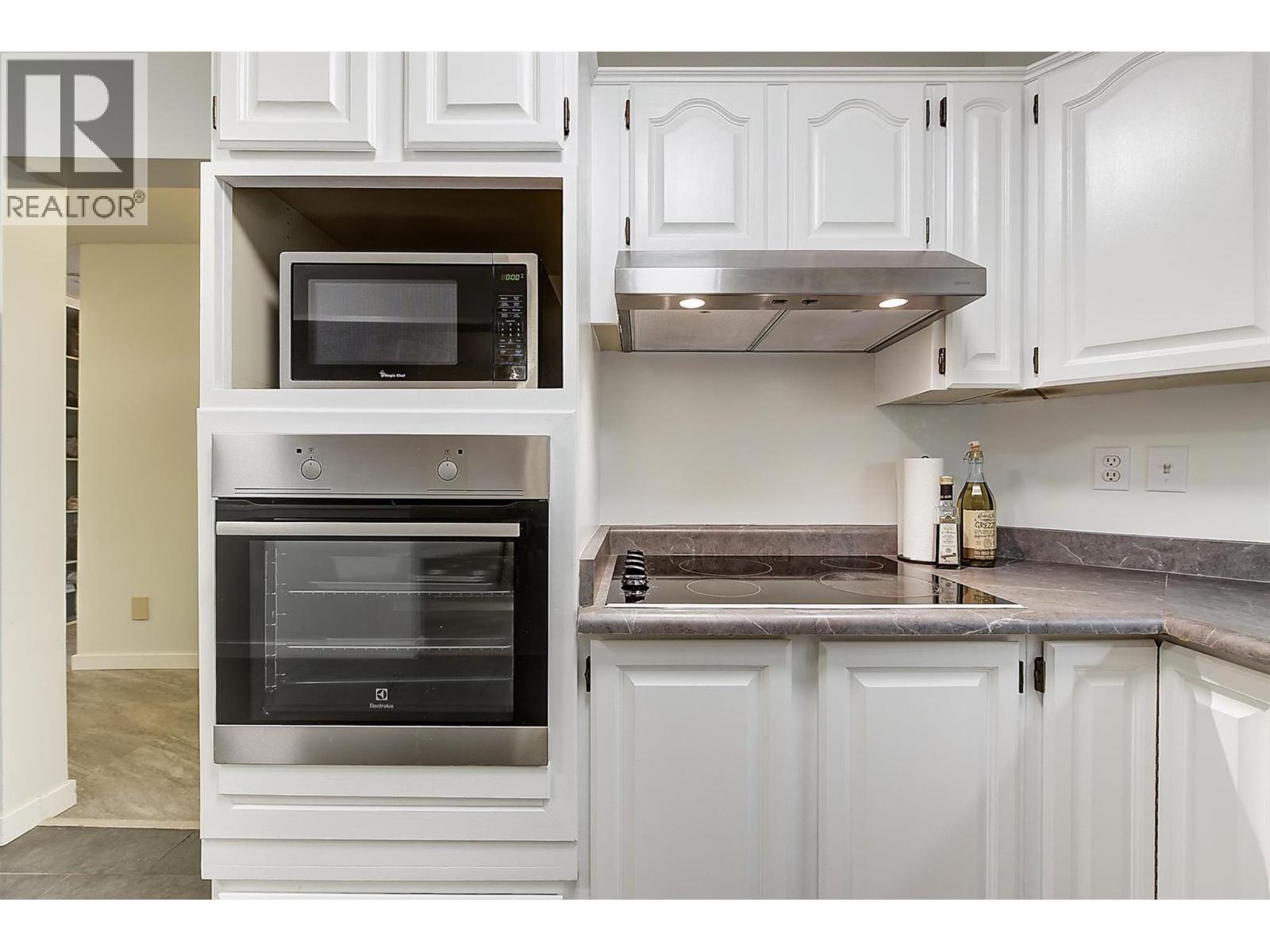 1534 Lawrence Avenue Unit# 203, Kelowna, British Columbia  V1Y 6M8 - Photo 6 - 10389941
