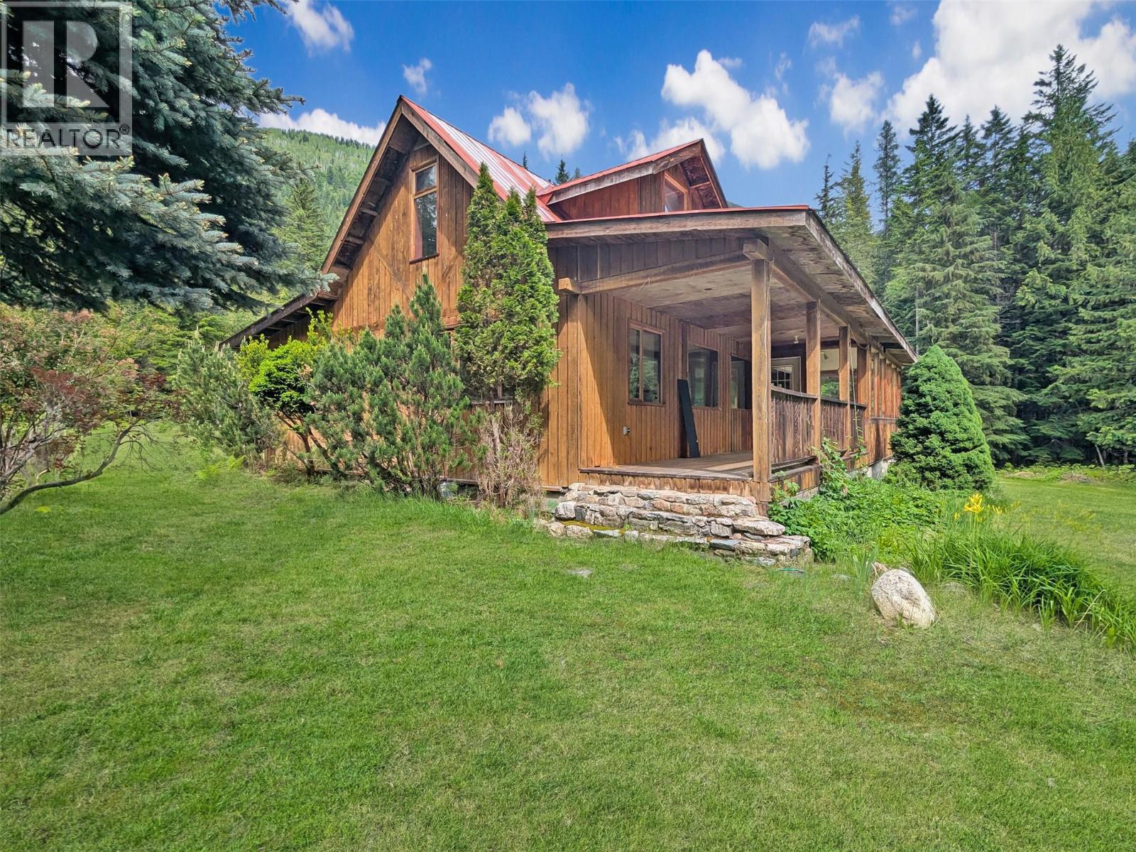 122 Perepolkin Road, Hills, British Columbia  V0G 1S1 - Photo 5 - 10389544