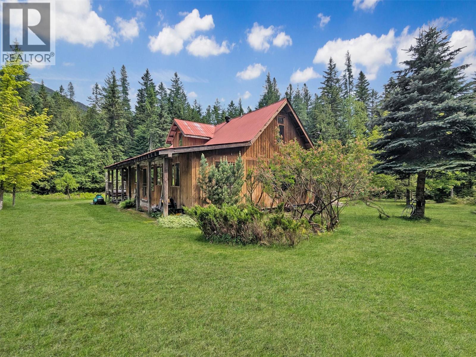 122 Perepolkin Road, Hills, British Columbia  V0G 1S1 - Photo 6 - 10389544