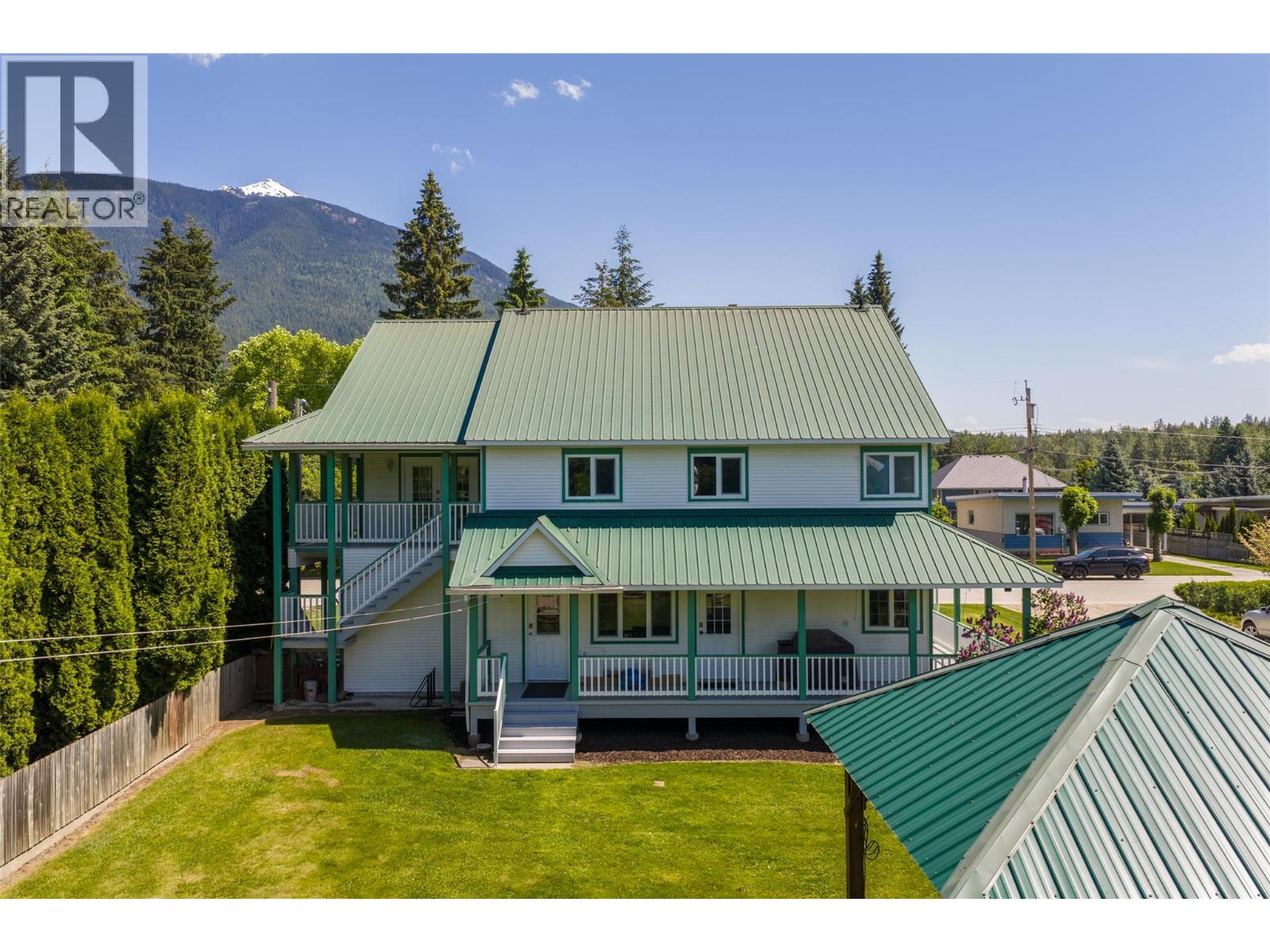701 Edward Street, Revelstoke, British Columbia  V0E 2S1 - Photo 4 - 10389608