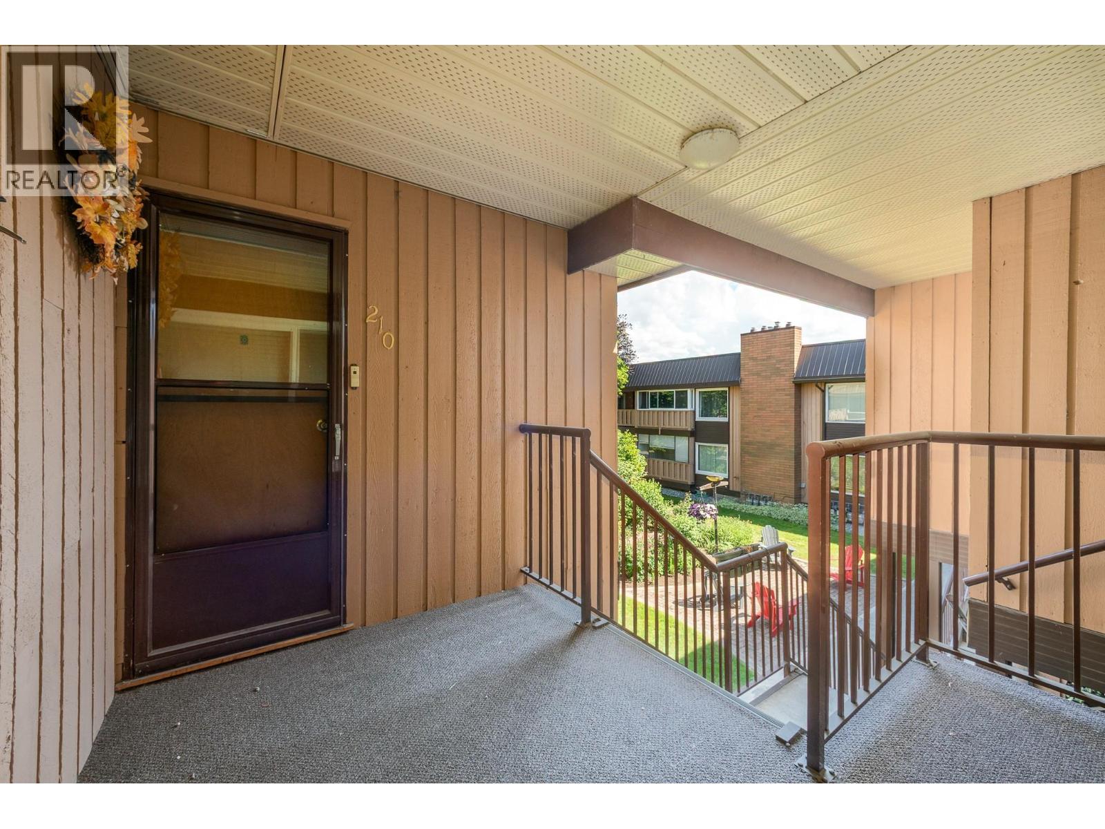 1660 Ufton Court Unit# 210, Kelowna, British Columbia  V1Y 8G7 - Photo 3 - 10389217