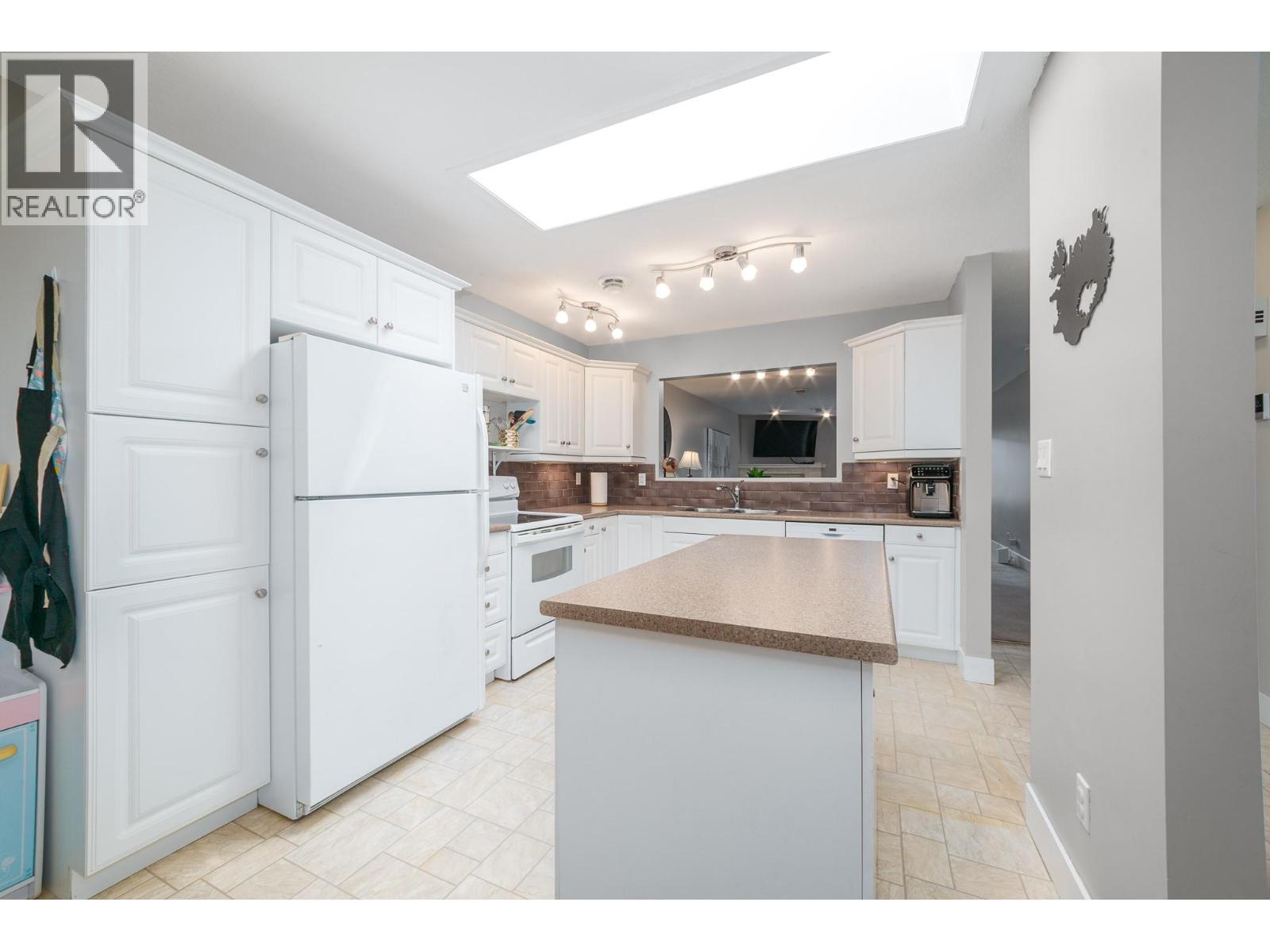 1660 Ufton Court Unit# 210, Kelowna, British Columbia  V1Y 8G7 - Photo 8 - 10389217