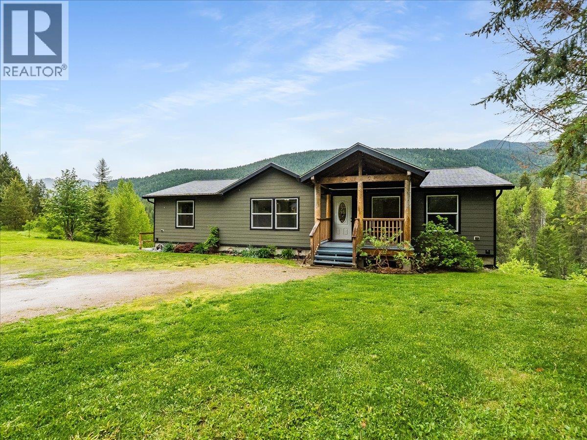 3752 Krestova Cemetery Road, Krestova, British Columbia  V0G 1H2 - Photo 1 - 10386320