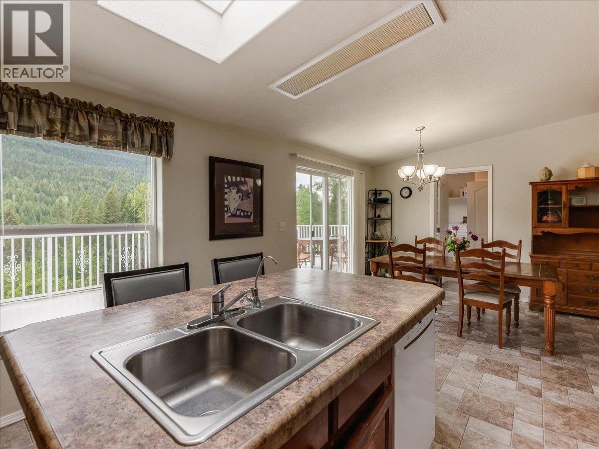 3752 Krestova Cemetery Road, Krestova, British Columbia  V0G 1H2 - Photo 29 - 10386320