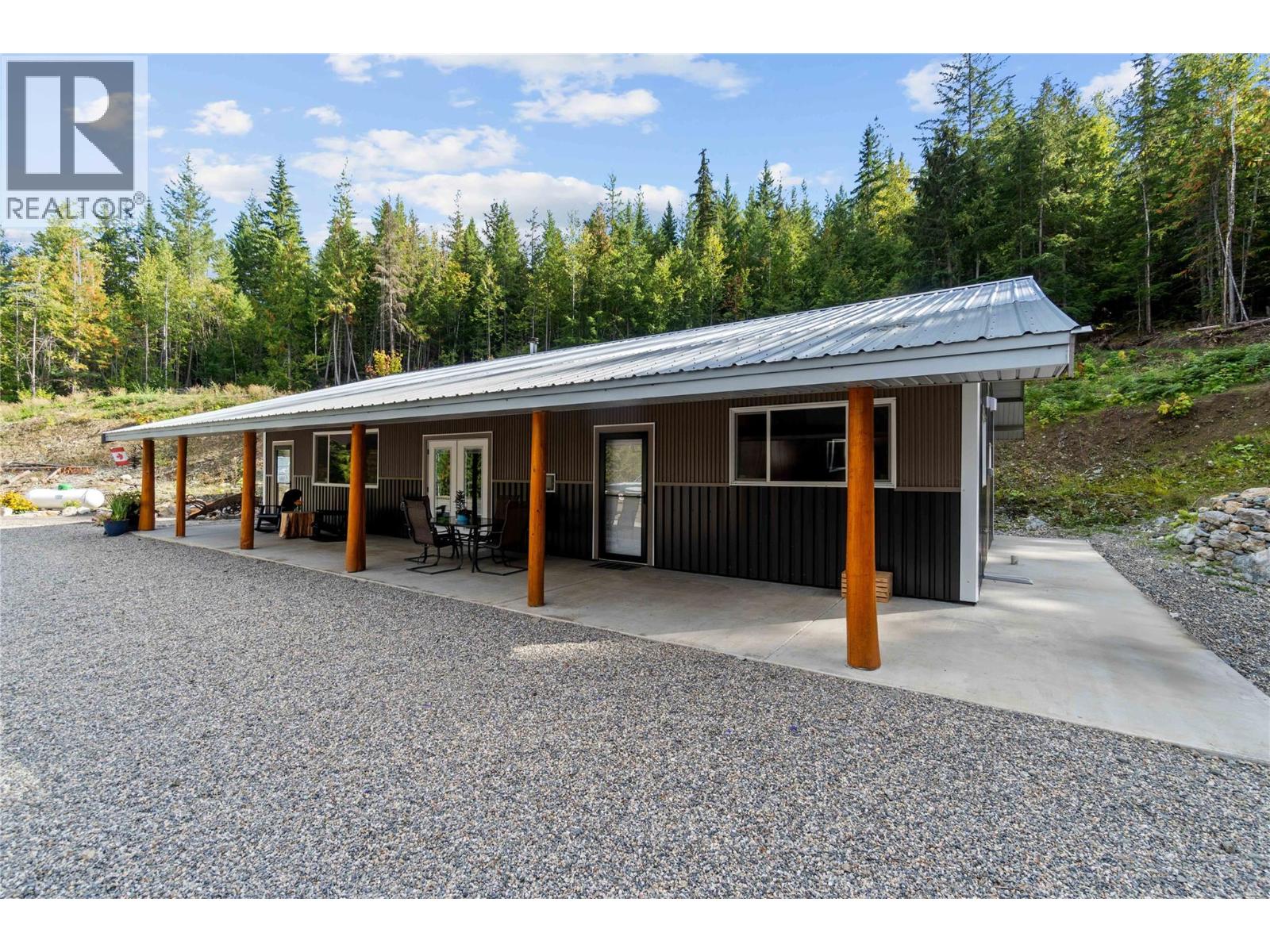 4920 Ivy Road, Eagle Bay, British Columbia  V0E 1T0 - Photo 3 - 10325224