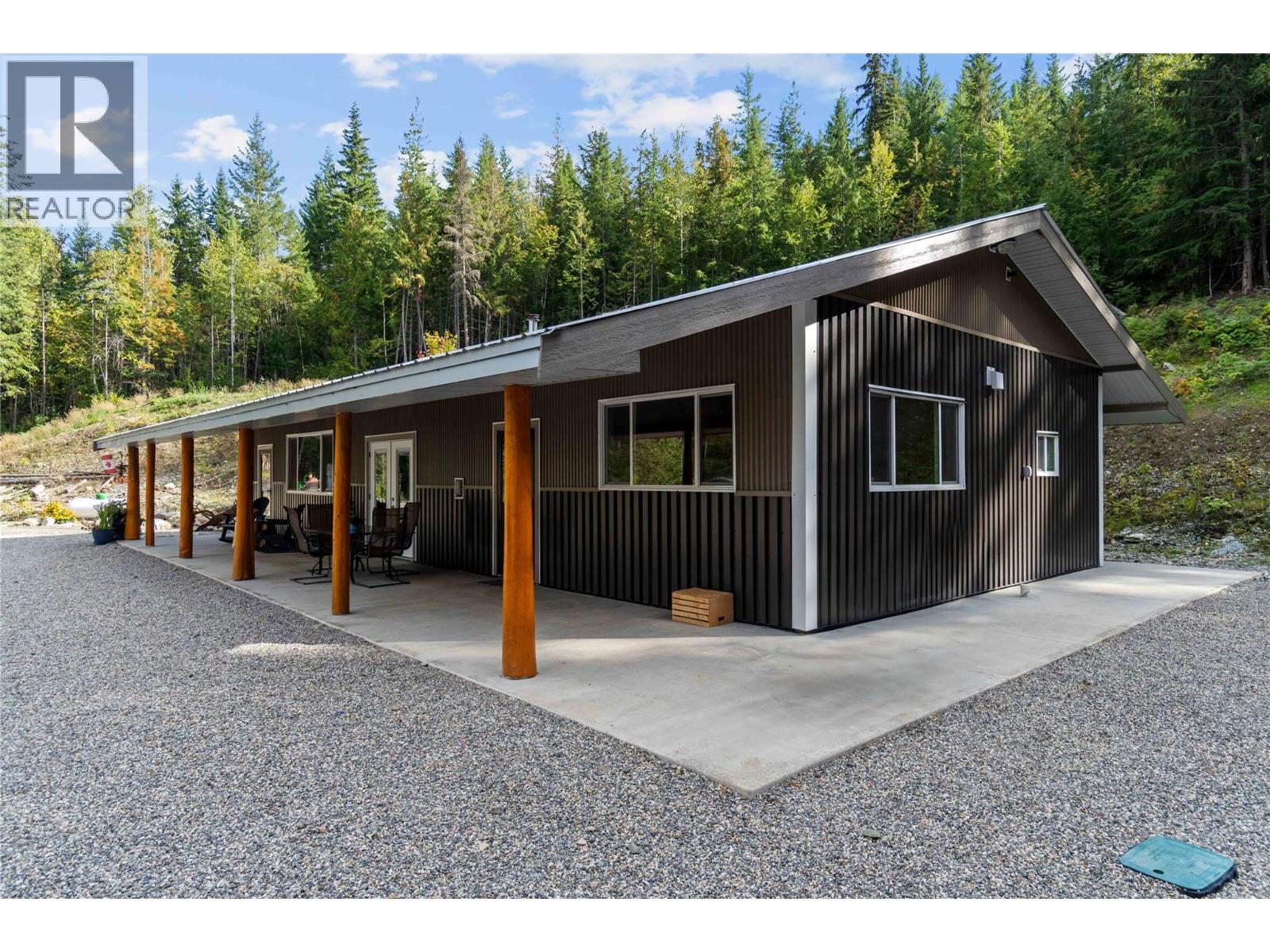 4920 Ivy Road, Eagle Bay, British Columbia  V0E 1T0 - Photo 35 - 10325224