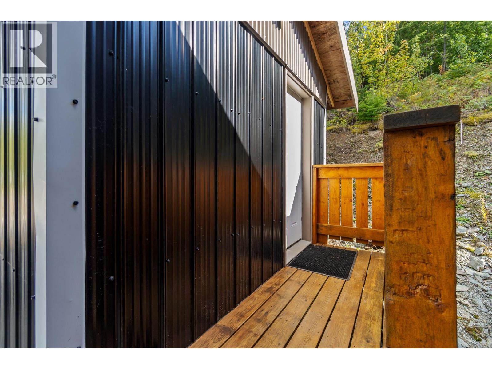4920 Ivy Road, Eagle Bay, British Columbia  V0E 1T0 - Photo 45 - 10325224