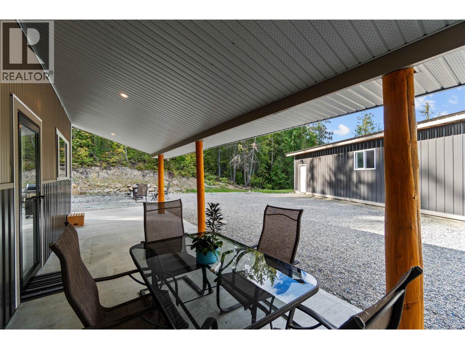 4920 Ivy Road, Eagle Bay, British Columbia  V0E 1T0 - Photo 47 - 10325224