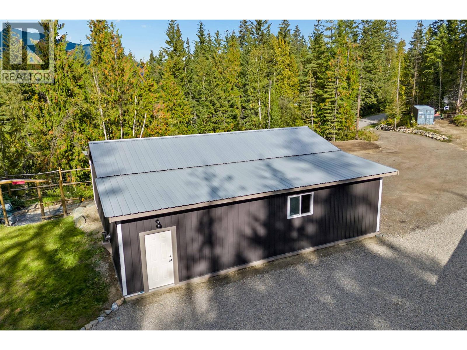 4920 Ivy Road, Eagle Bay, British Columbia  V0E 1T0 - Photo 49 - 10325224