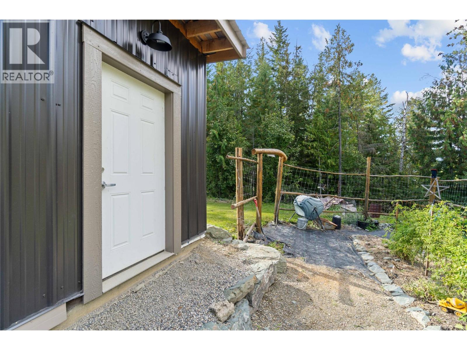 4920 Ivy Road, Eagle Bay, British Columbia  V0E 1T0 - Photo 51 - 10325224