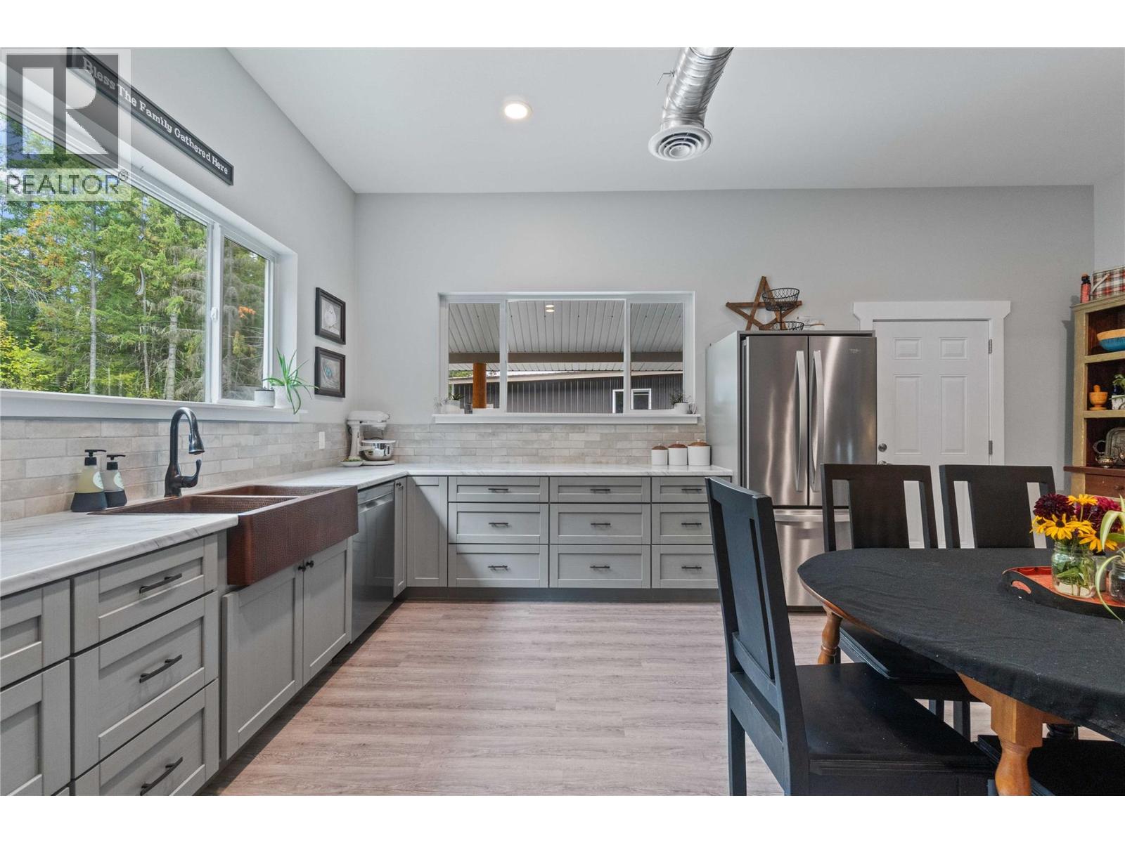 4920 Ivy Road, Eagle Bay, British Columbia  V0E 1T0 - Photo 8 - 10325224