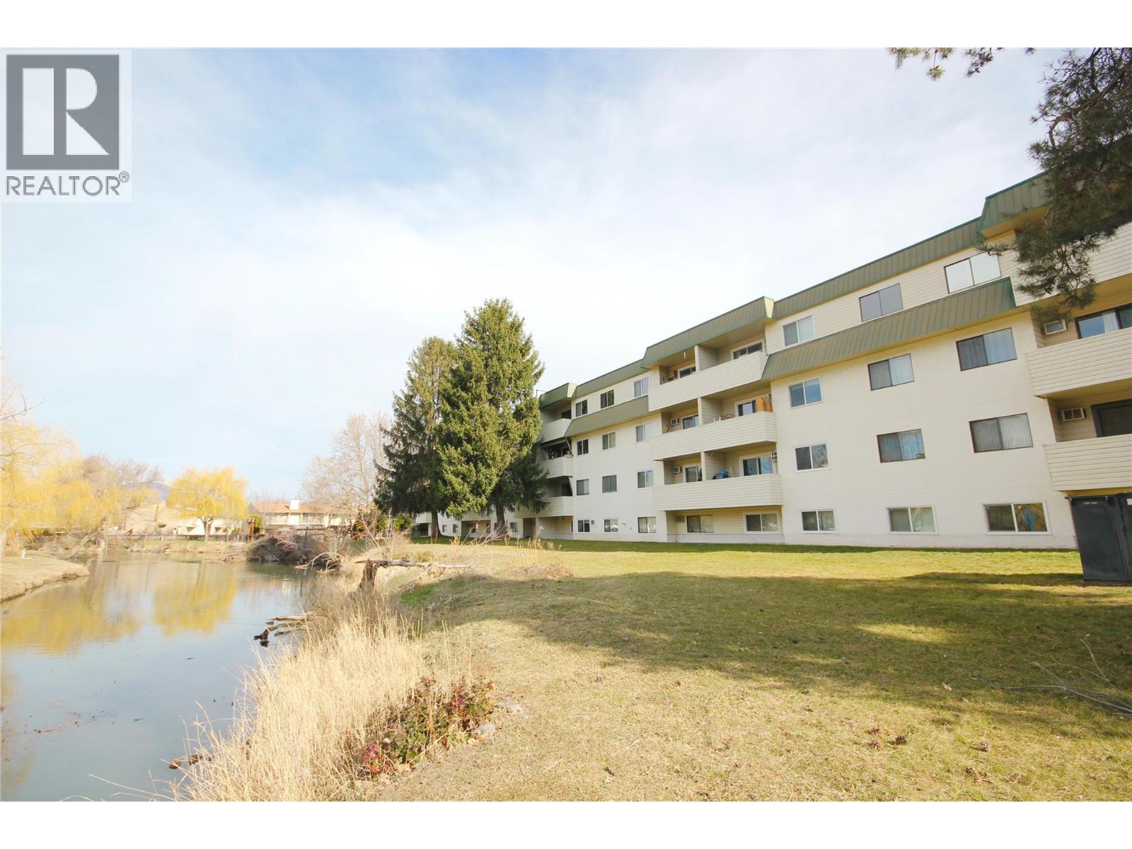150 Skaha Place Unit# 402, Penticton, British Columbia  V2A 7K1 - Photo 1 - 10389871