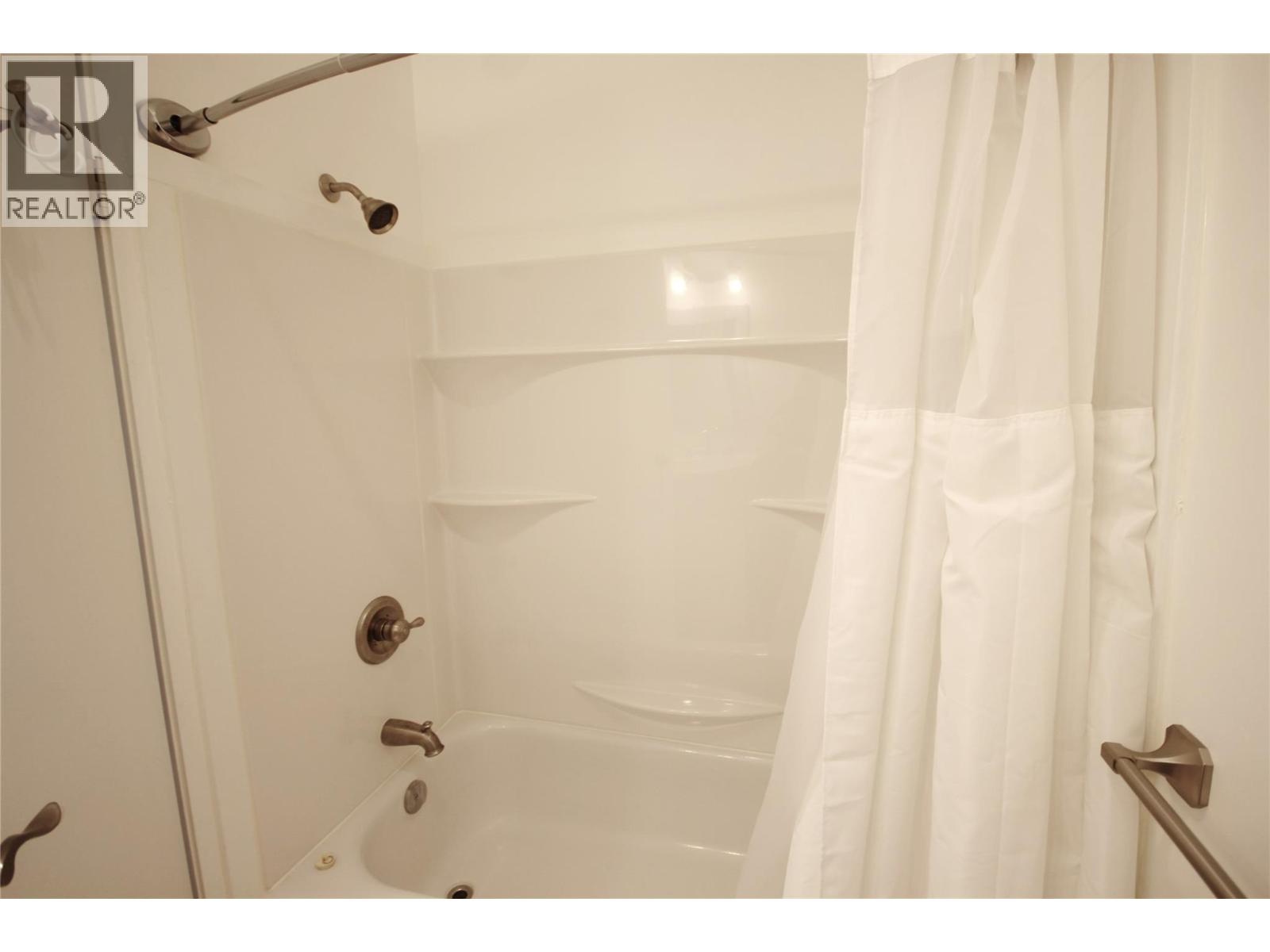150 Skaha Place Unit# 402, Penticton, British Columbia  V2A 7K1 - Photo 13 - 10389871
