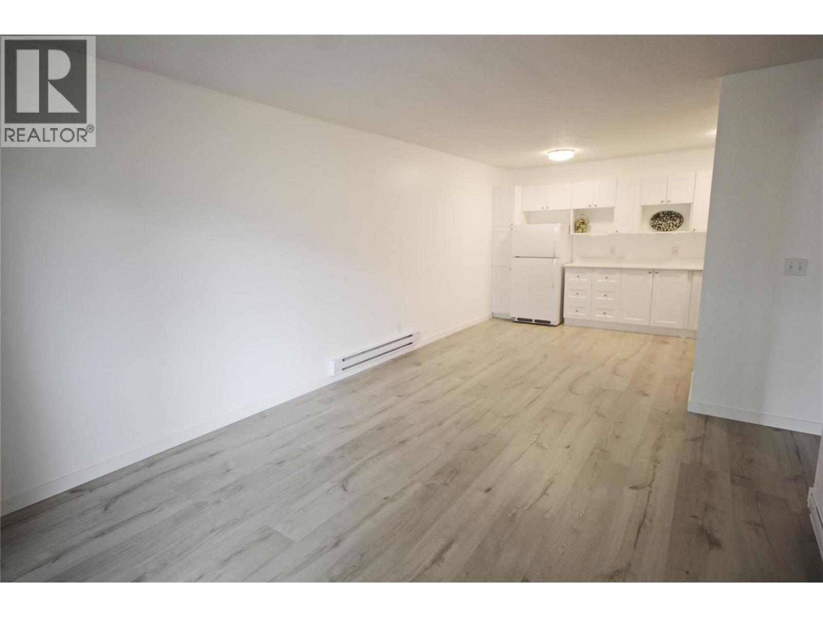 150 Skaha Place Unit# 402, Penticton, British Columbia  V2A 7K1 - Photo 5 - 10389871