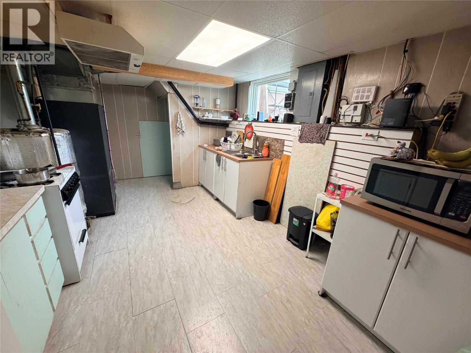 1008 95 Avenue, Dawson Creek, British Columbia  V1G 1C8 - Photo 19 - 10389964