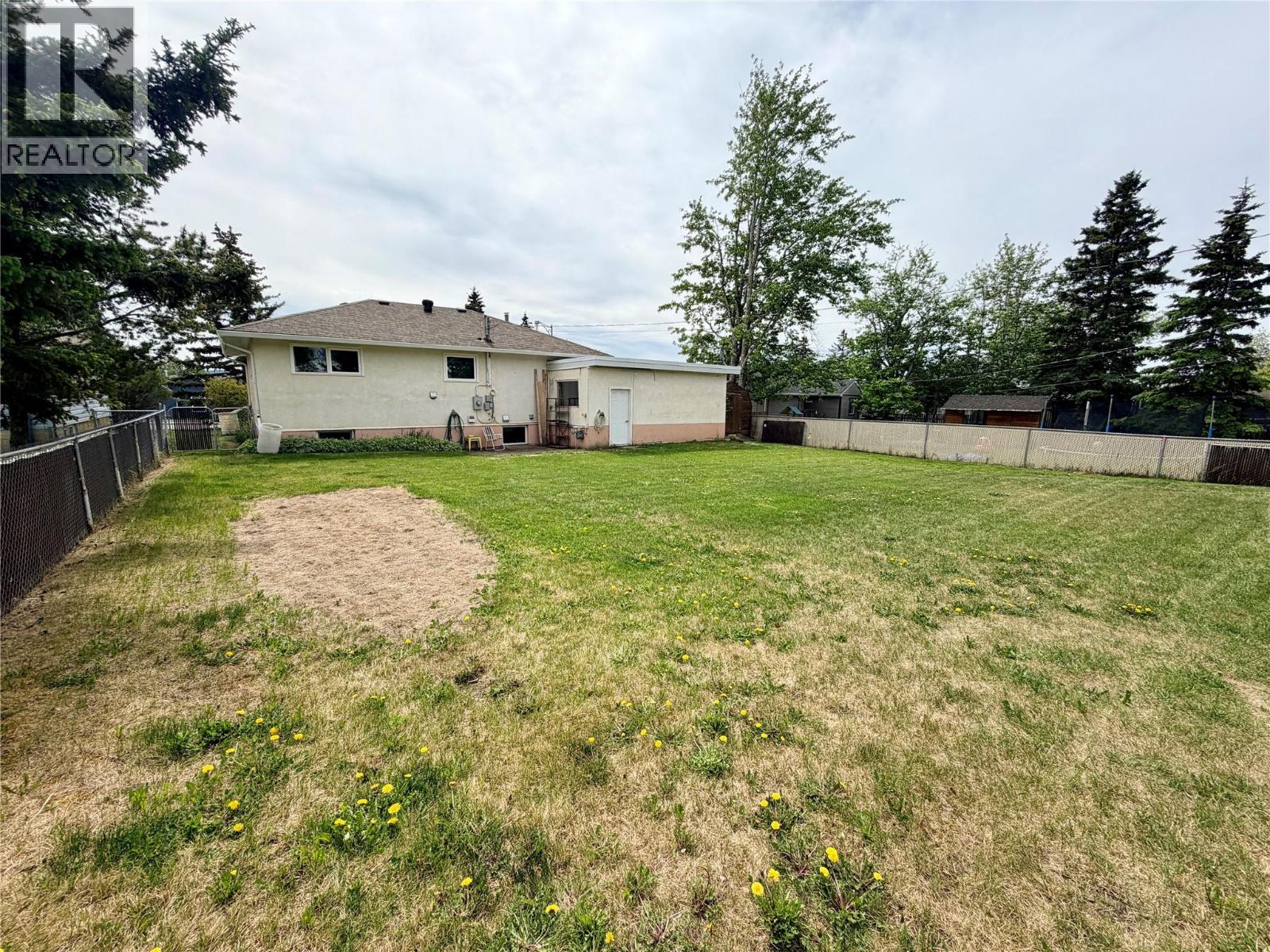 1008 95 Avenue, Dawson Creek, British Columbia  V1G 1C8 - Photo 25 - 10389964