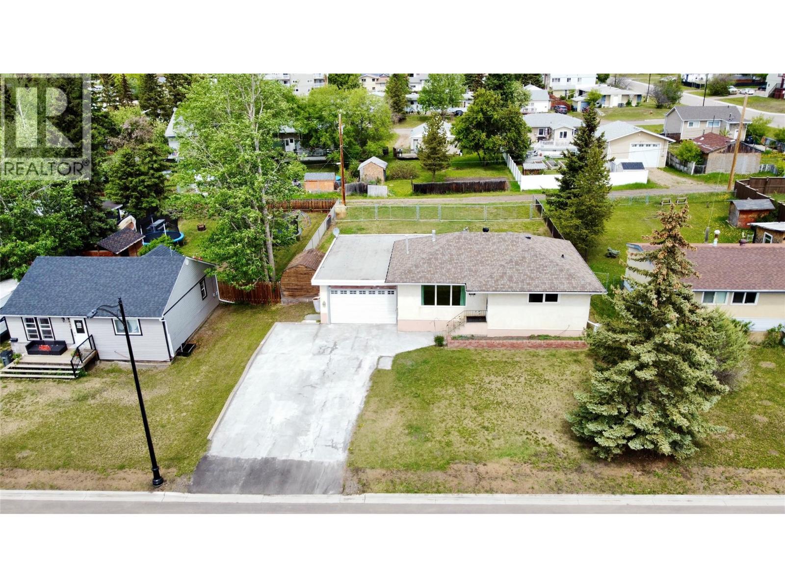 1008 95 Avenue, Dawson Creek, British Columbia  V1G 1C8 - Photo 34 - 10389964