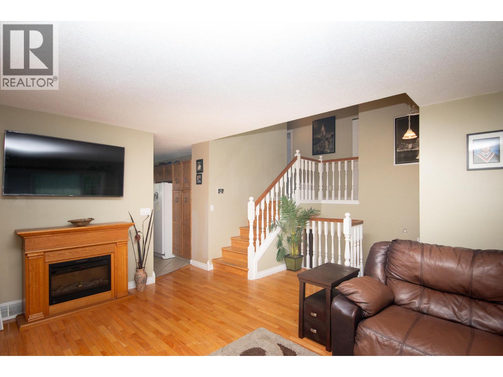 1704 Cedarwood Court, Dawson Creek, British Columbia  V1G 4L8 - Photo 8 - 10389967