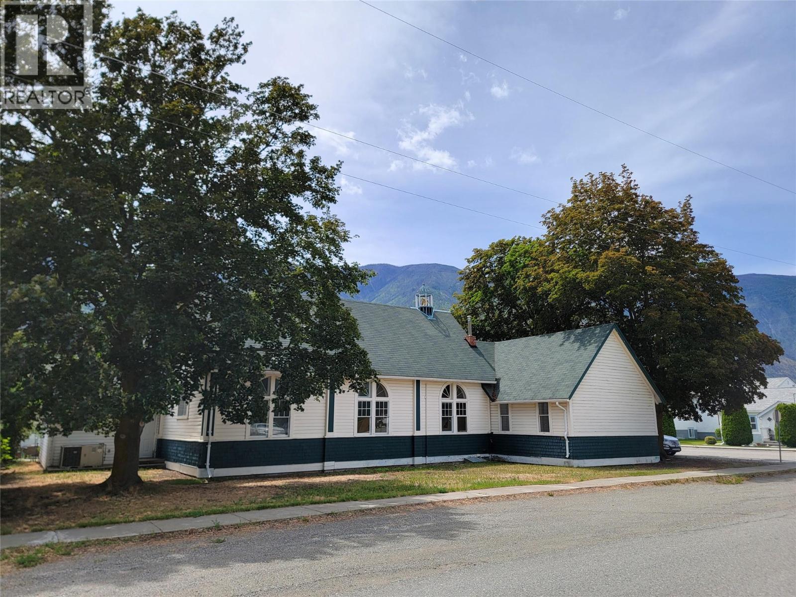 607a 5th Street, Keremeos, British Columbia  V0X 1N3 - Photo 1 - 10389962