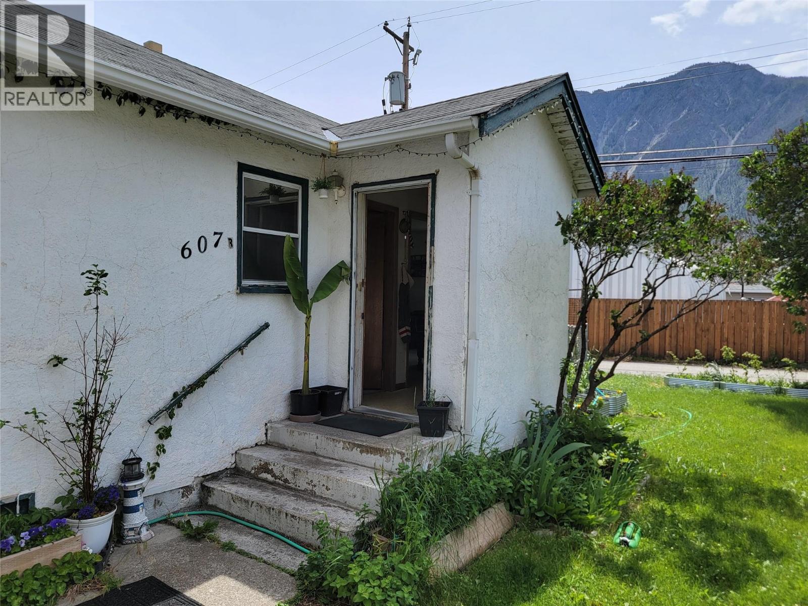 607a 5th Street, Keremeos, British Columbia  V0X 1N3 - Photo 37 - 10389962