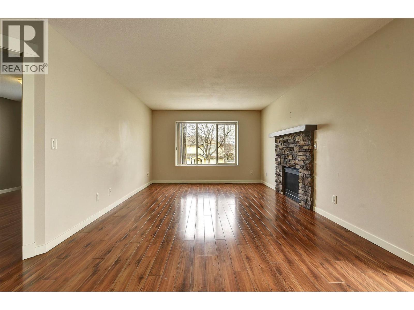 369 Wallace Road, Kelowna, British Columbia  V1X 4T4 - Photo 3 - 10389960