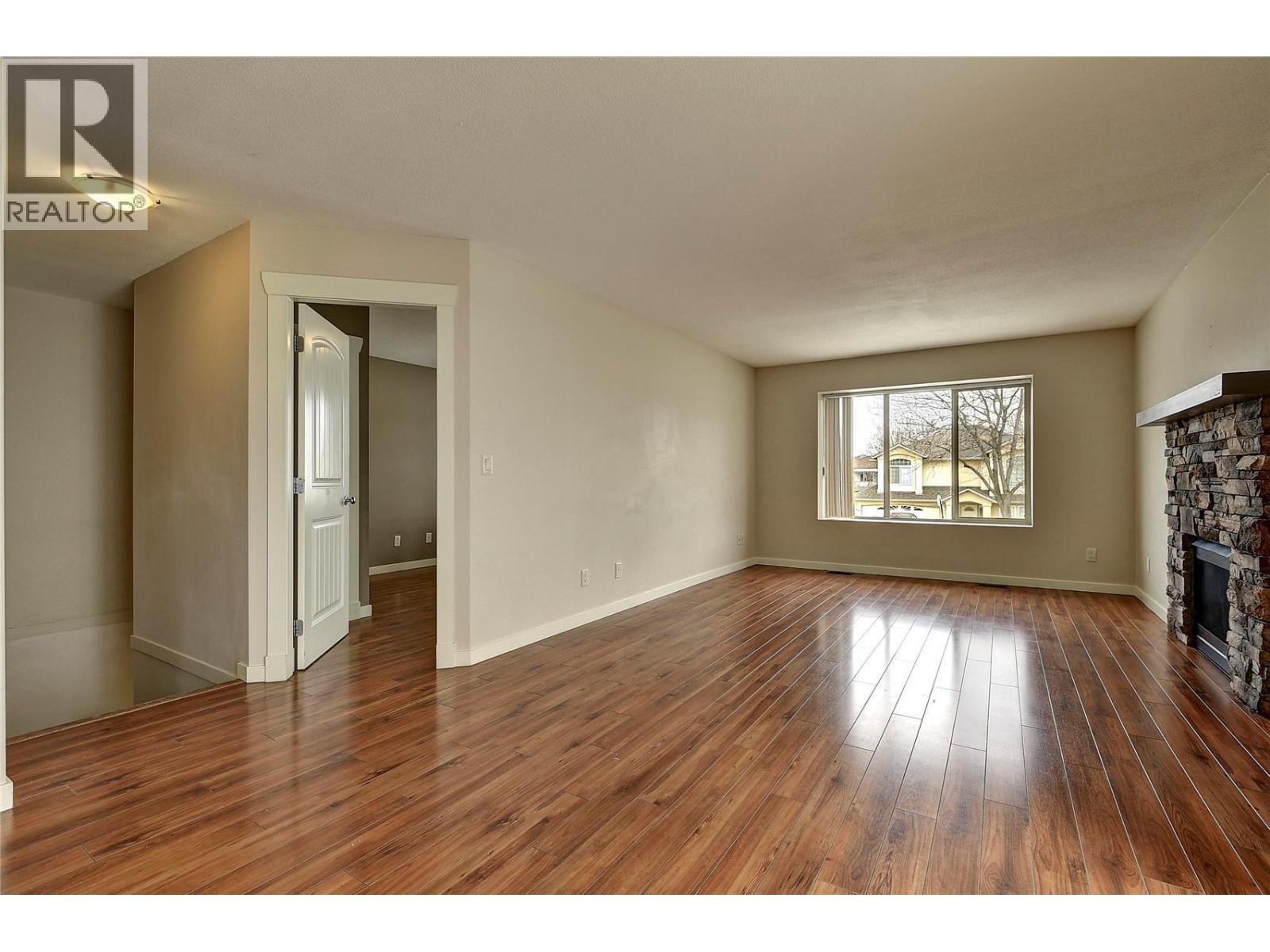 369 Wallace Road, Kelowna, British Columbia  V1X 4T4 - Photo 4 - 10389960