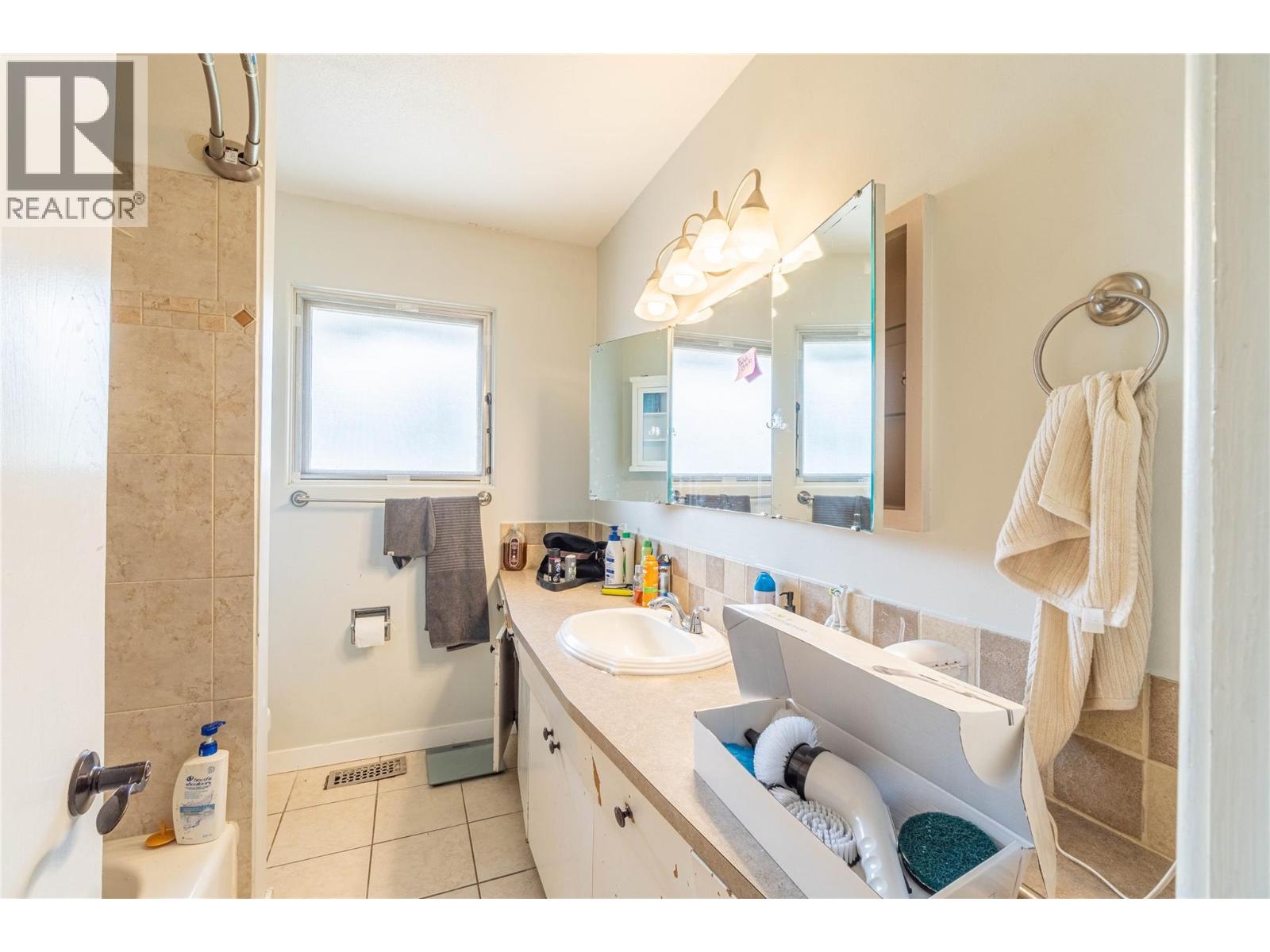 2435 Young Avenue, Kamloops, British Columbia  V2B 4M9 - Photo 17 - 10387102
