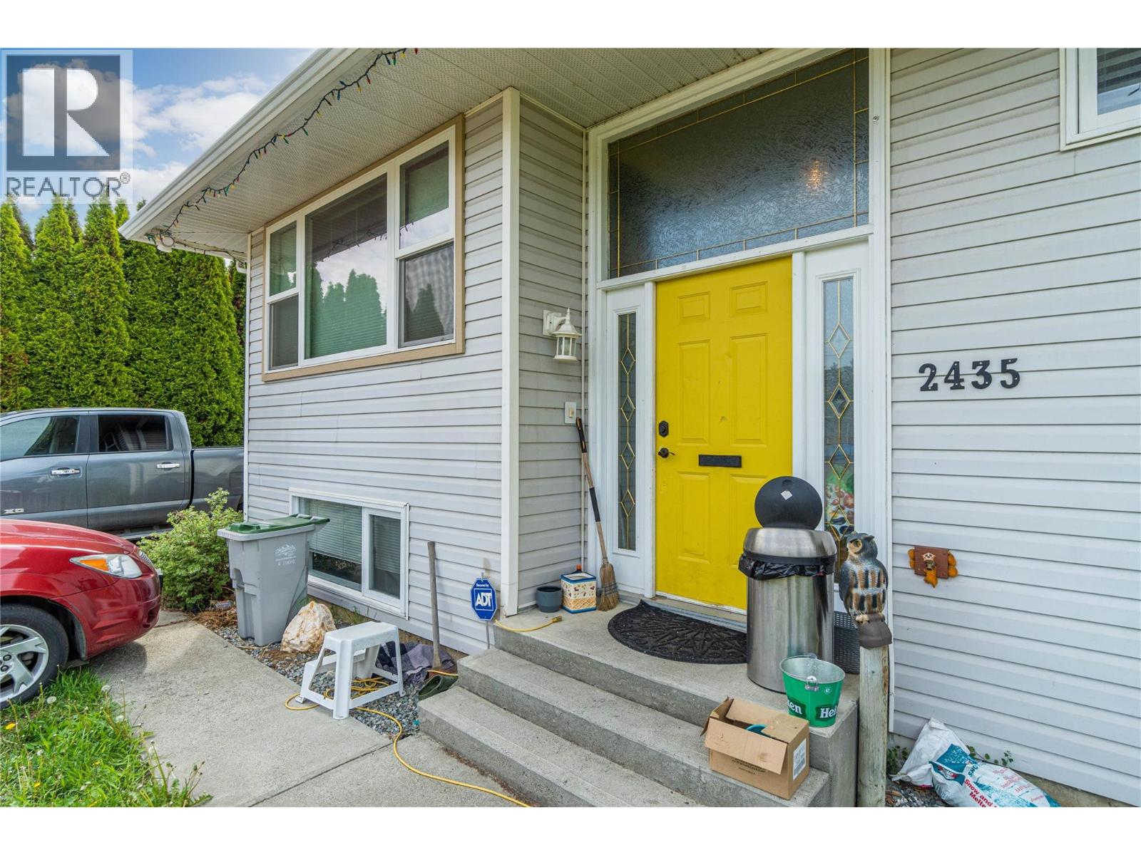2435 Young Avenue, Kamloops, British Columbia  V2B 4M9 - Photo 3 - 10387102