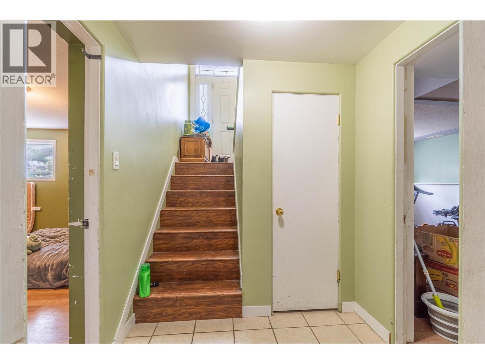 2435 Young Avenue, Kamloops, British Columbia  V2B 4M9 - Photo 4 - 10387102