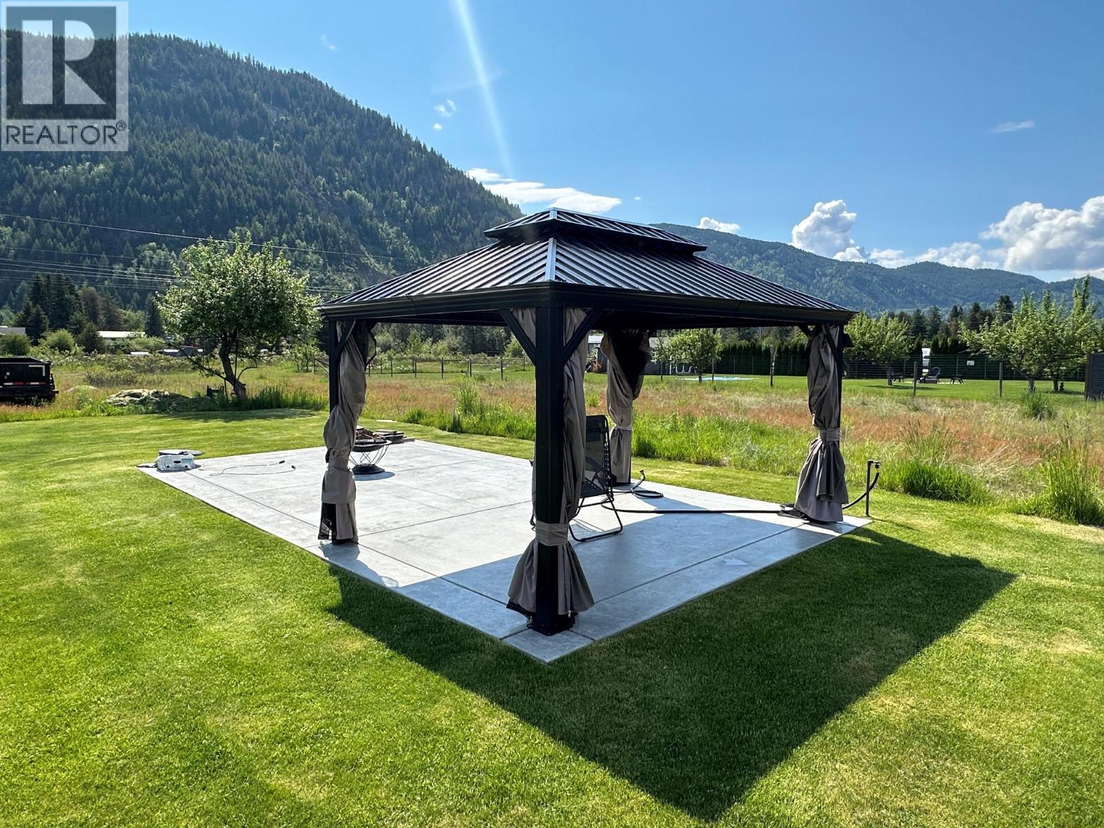 928 Waterloo Crescent, Castlegar, British Columbia  V1N 4M3 - Photo 10 - 10389931