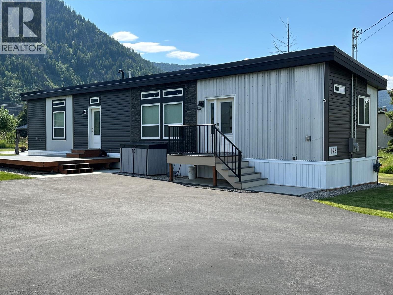 928 Waterloo Crescent, Castlegar, British Columbia  V1N 4M3 - Photo 14 - 10389931