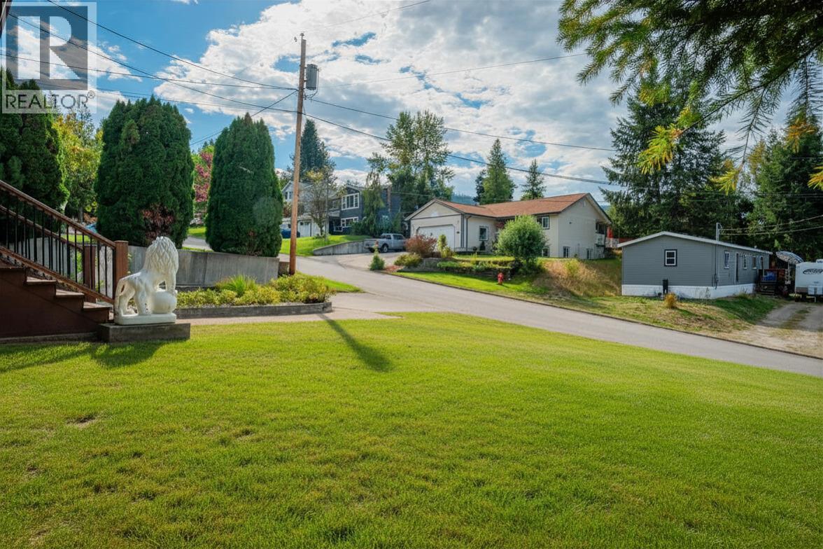 110 Cedar Avenue, Fruitvale, British Columbia  V0G 1L0 - Photo 38 - 10389783