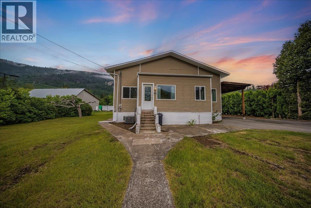 309 12th Avenue, Genelle, British Columbia  V0G 1G0 - Photo 1 - 10389843