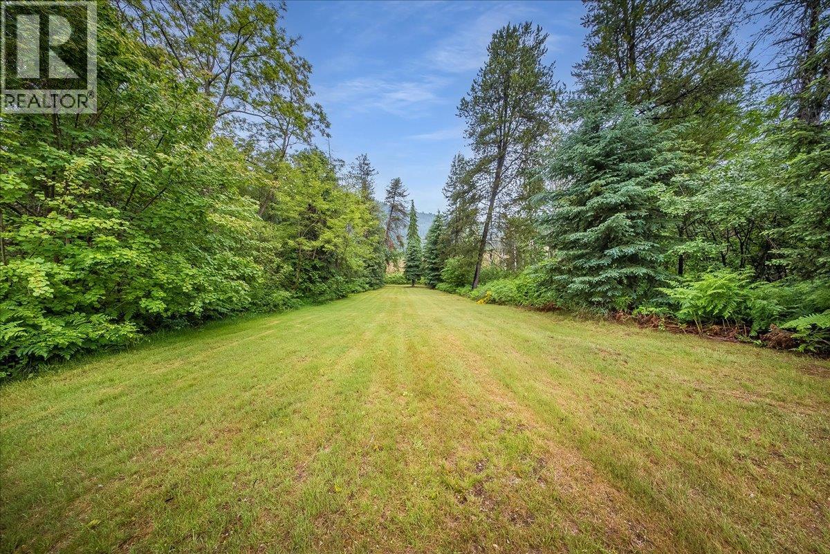 309 12th Avenue, Genelle, British Columbia  V0G 1G0 - Photo 16 - 10389843