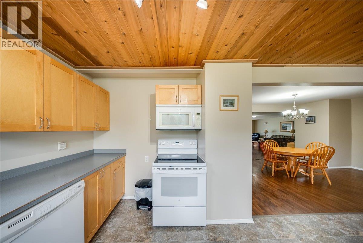 309 12th Avenue, Genelle, British Columbia  V0G 1G0 - Photo 25 - 10389843