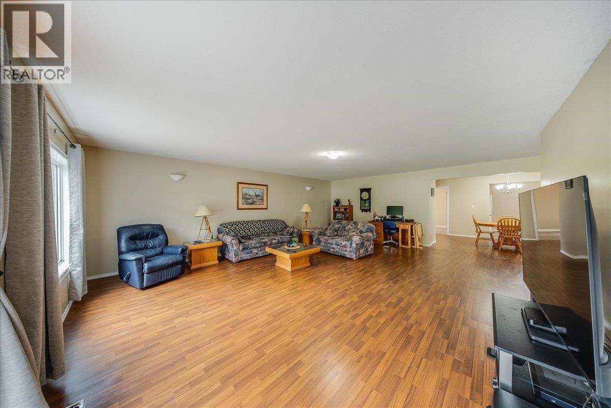 309 12th Avenue, Genelle, British Columbia  V0G 1G0 - Photo 31 - 10389843