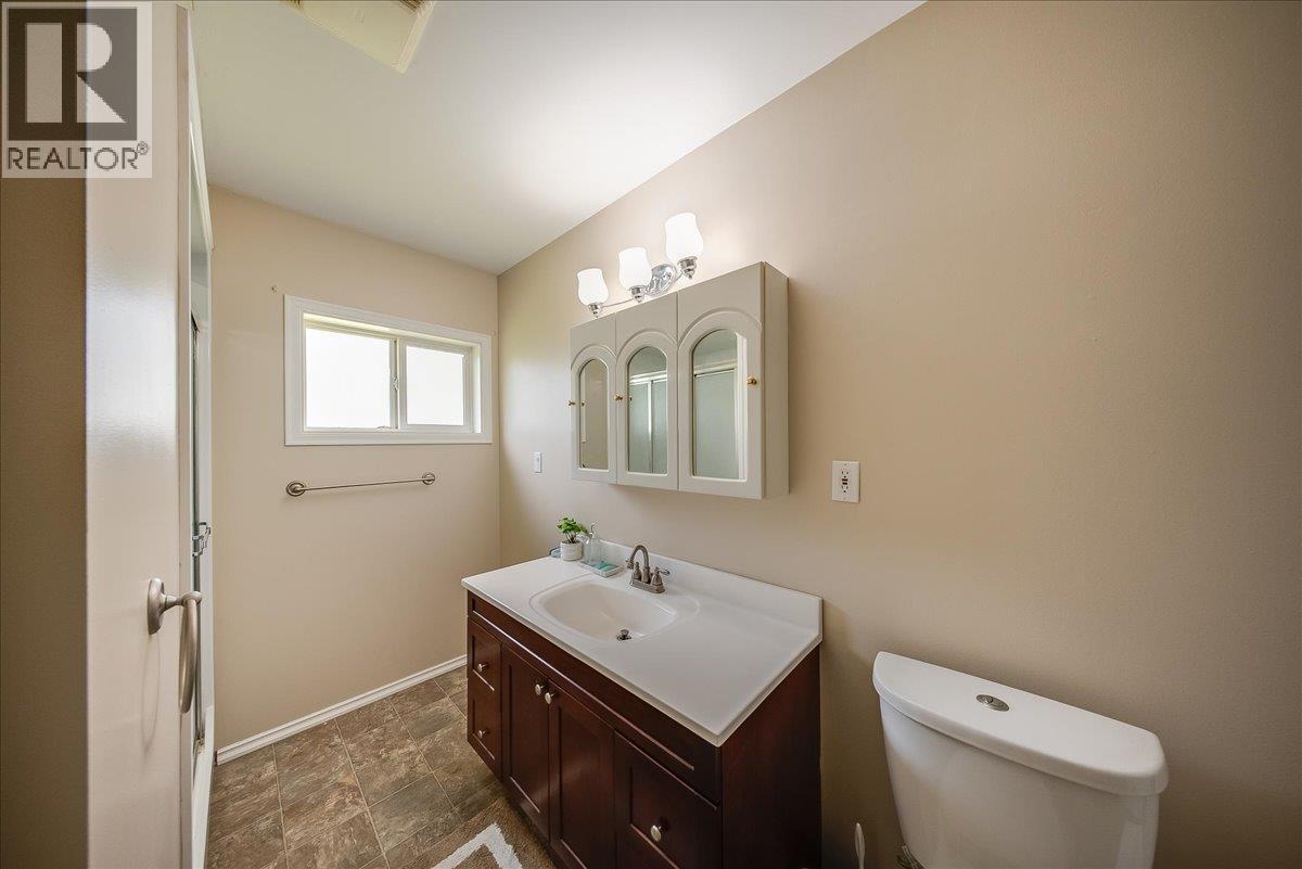309 12th Avenue, Genelle, British Columbia  V0G 1G0 - Photo 38 - 10389843