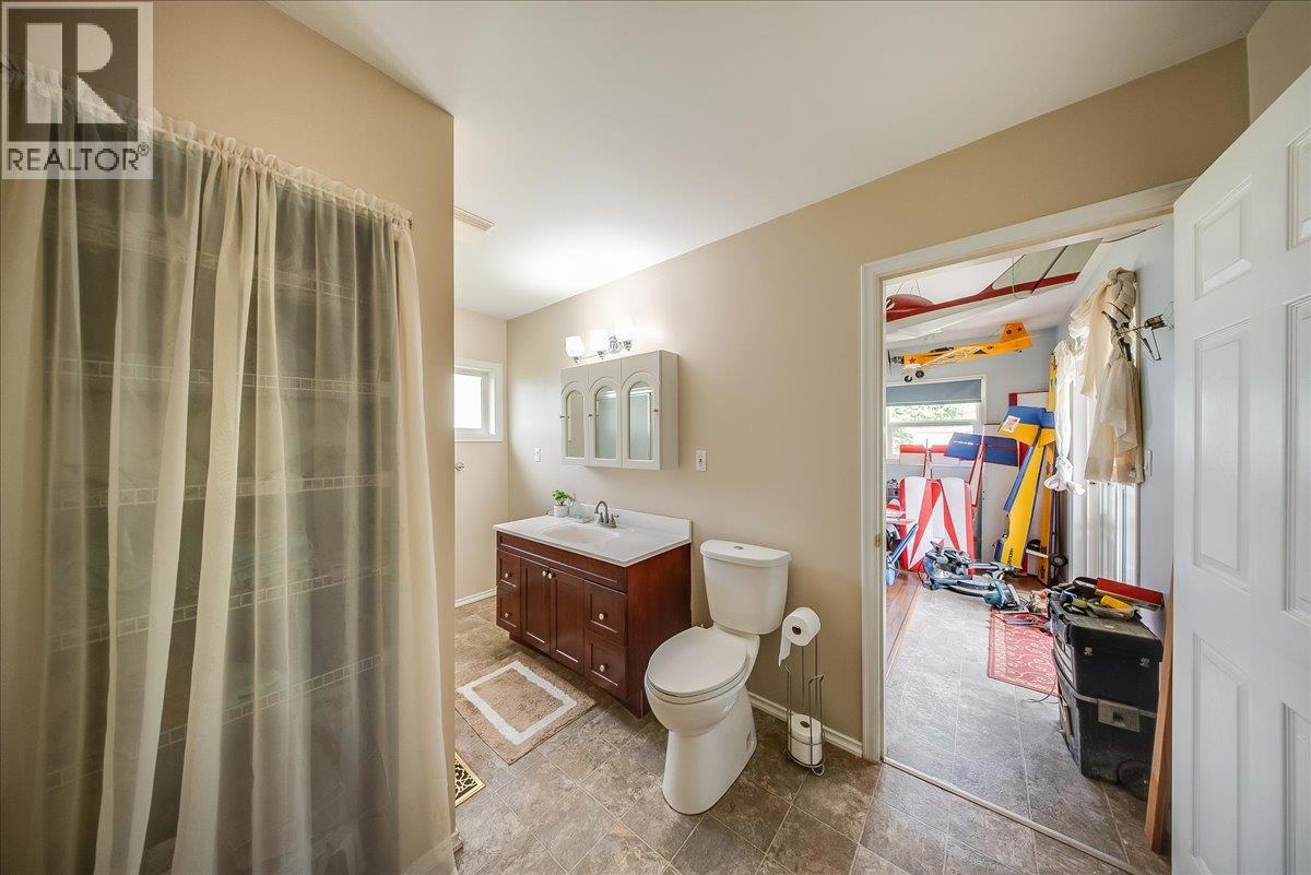 309 12th Avenue, Genelle, British Columbia  V0G 1G0 - Photo 39 - 10389843