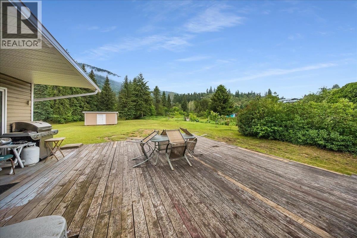 309 12th Avenue, Genelle, British Columbia  V0G 1G0 - Photo 59 - 10389843