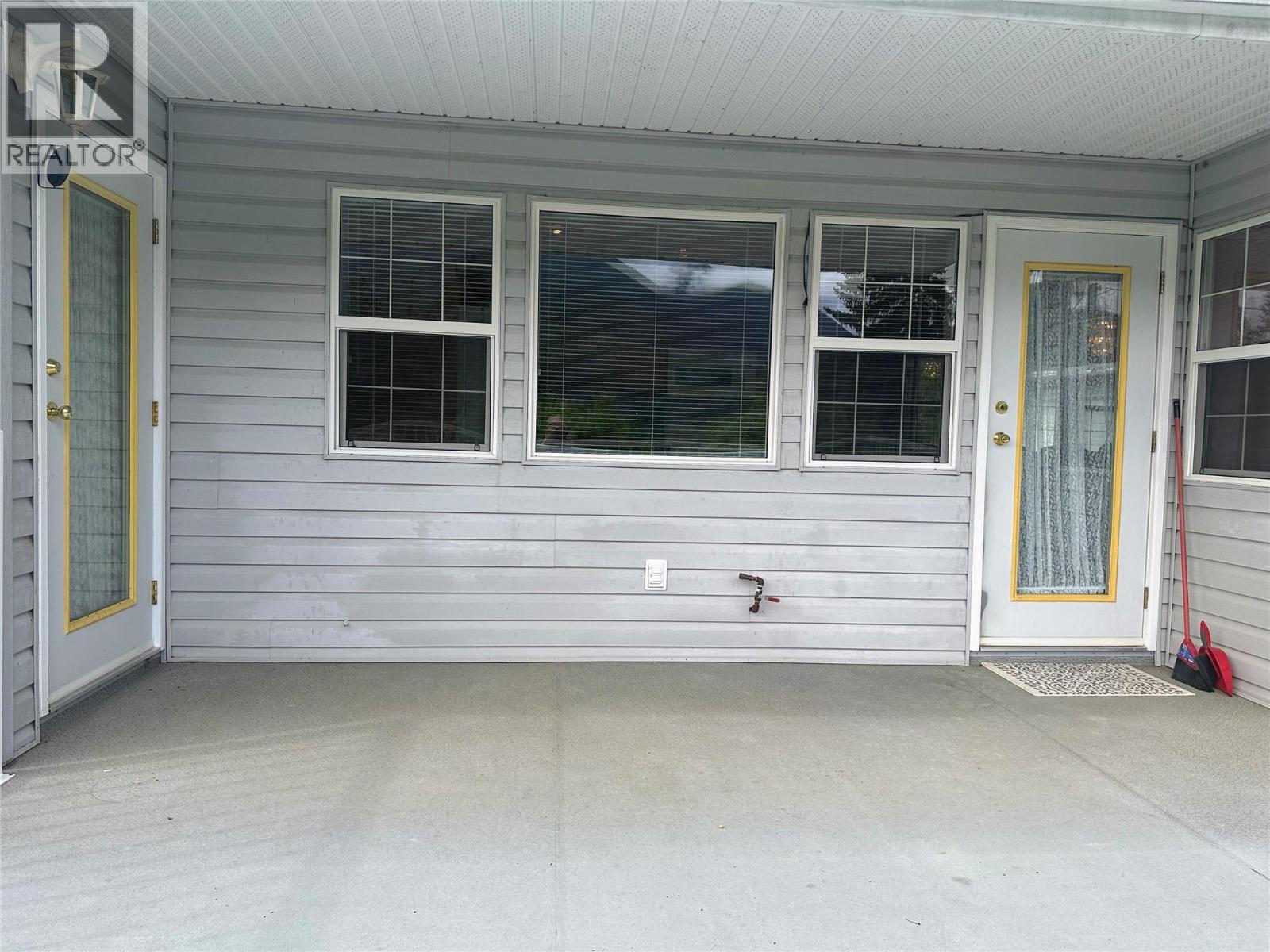 5924 Stafford Road, Nelson, British Columbia  V1L 6P3 - Photo 13 - 10389832