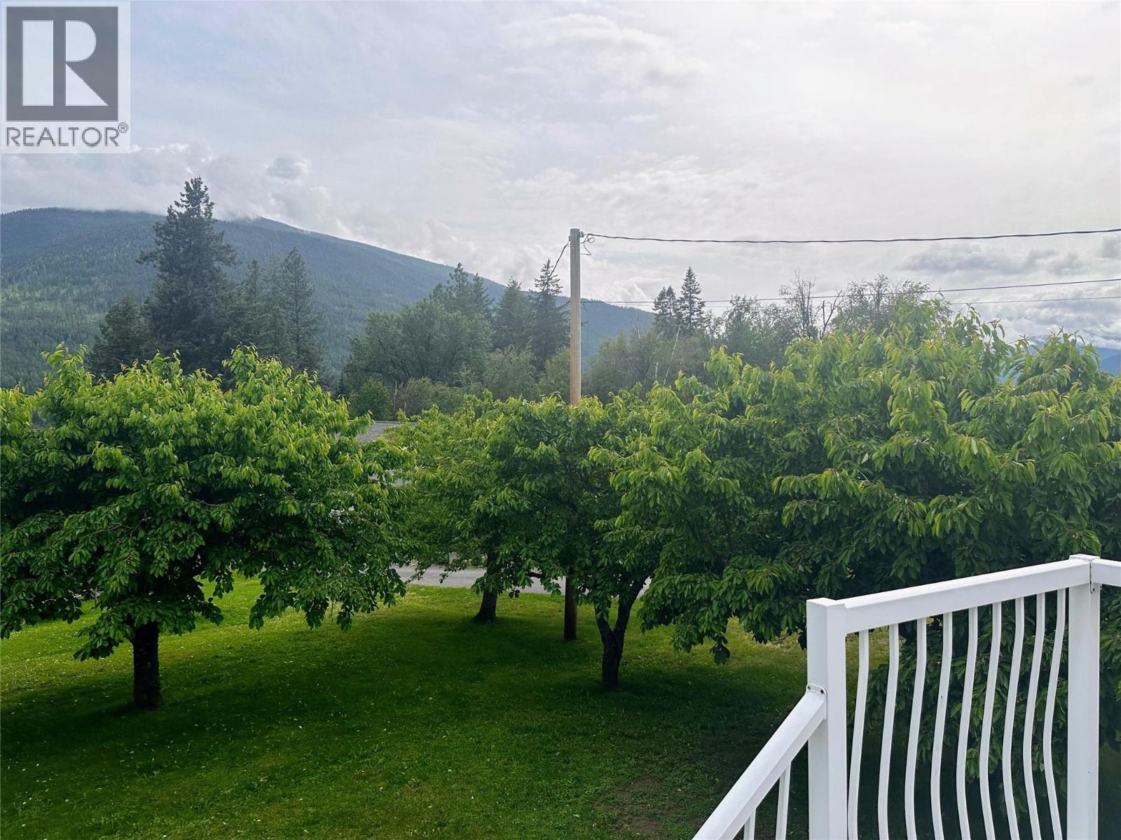 5924 Stafford Road, Nelson, British Columbia  V1L 6P3 - Photo 7 - 10389832