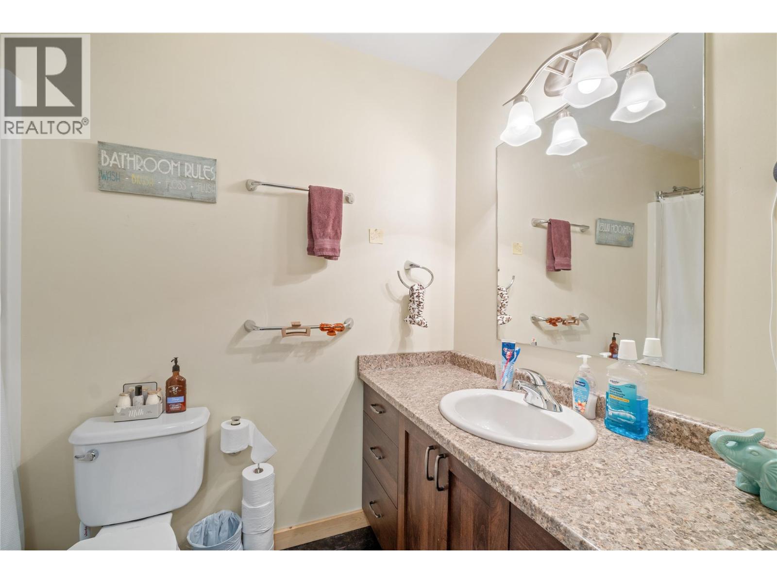 331 Fraser Avenue Nw, Salmon Arm, British Columbia  V1E 1W3 - Photo 16 - 10389774
